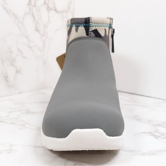 NEW REVITALIGN Women's Paddock Ankle Boot Grey Camo 6 WIDE Spenco - Picture 3 of 8